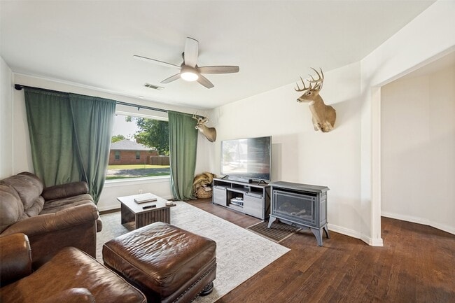 Photo - 1800 W Walker St