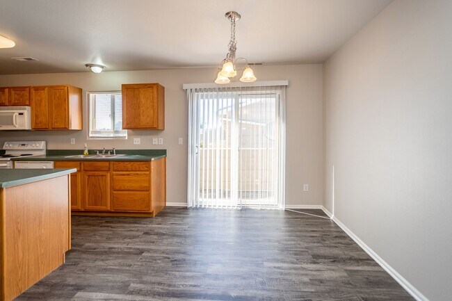 Photo - Fantastic Sand Creek Condo- 3 Bedrooms - 2...