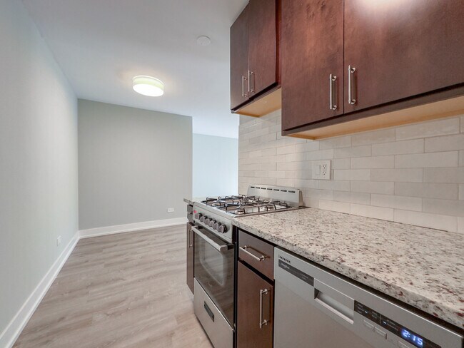 Photo - 450 W Barry Ave Unit 522