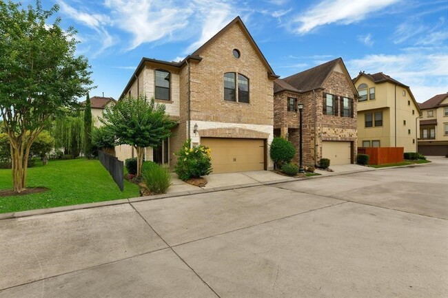 Building Photo - 2725 Kings Retreat Cir