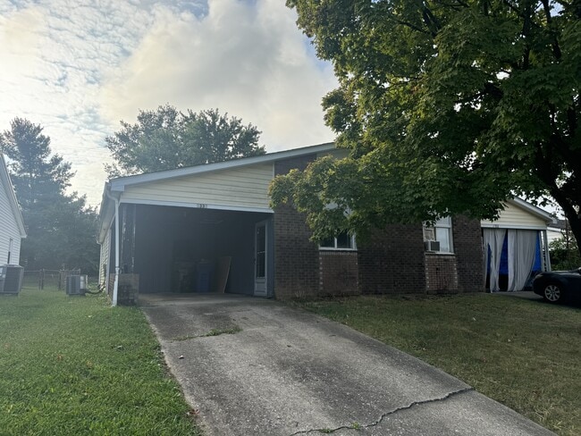 Photo - 1332 Centre Pkwy