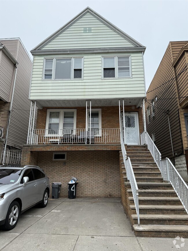 Building Photo - 176 W 24th St Rental