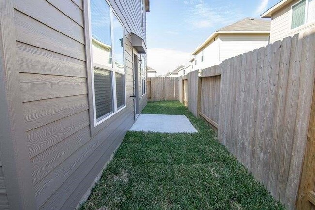 Photo - 18614 Queesborough Creek Rd