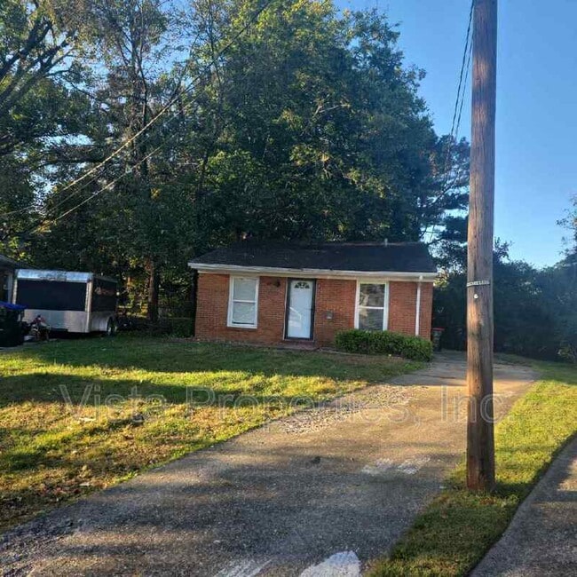 Building Photo - 1622 Haskin Ave