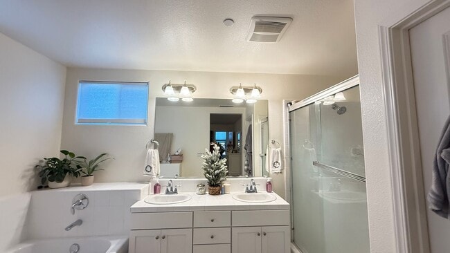 Photo - Charming 3 Bedroom Home in a Quiet Madera Neighborhood