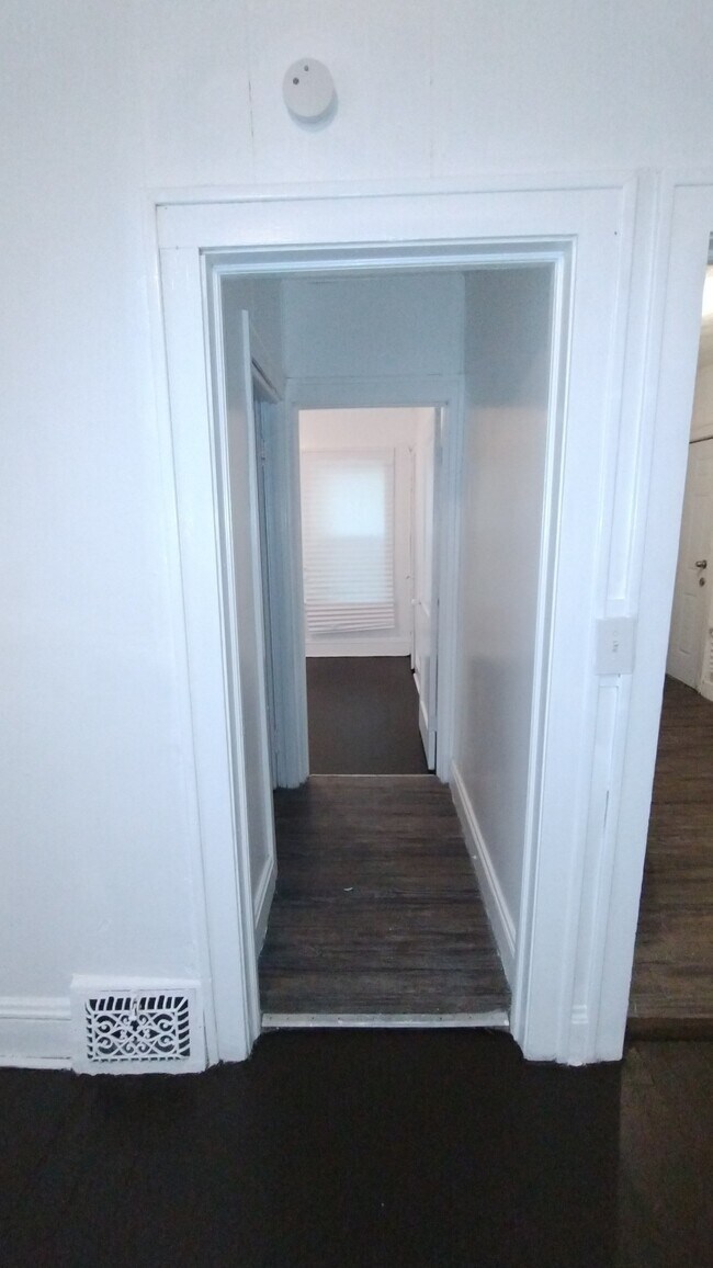 Photo - 10125 Born Ave Unidad 4