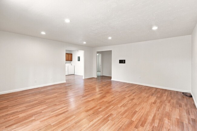 Building Photo - 1450 Palm St Unit B