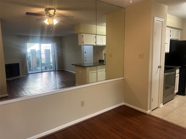Photo - 2120 El Paseo St Unidad True