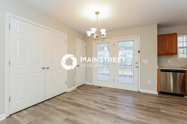Photo - 3 Bedroom Pet-Friendly Home in ANTIOCH, TN with Main Street Renewal