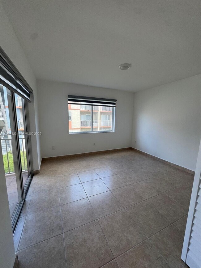 Photo - 18870 NW 57th Ave Unit 204