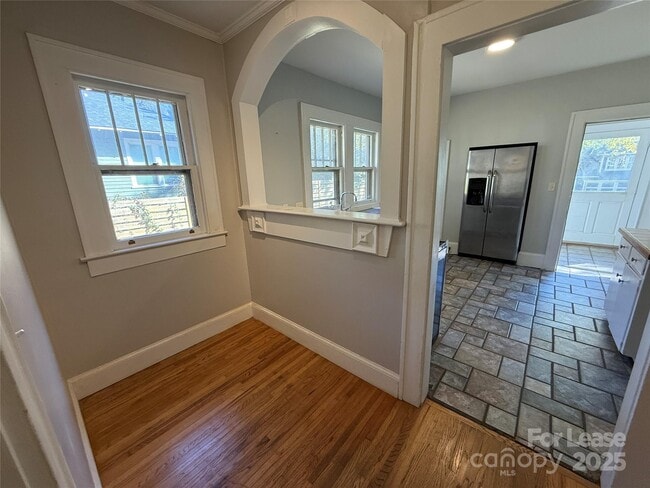 Photo - 319 Grandin Rd