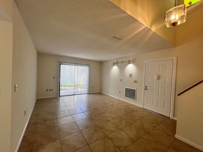 3583 Raintree Cir