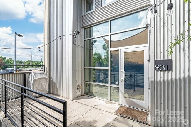 Building Photo - 931 Westmere Ave Unit L111 Rental