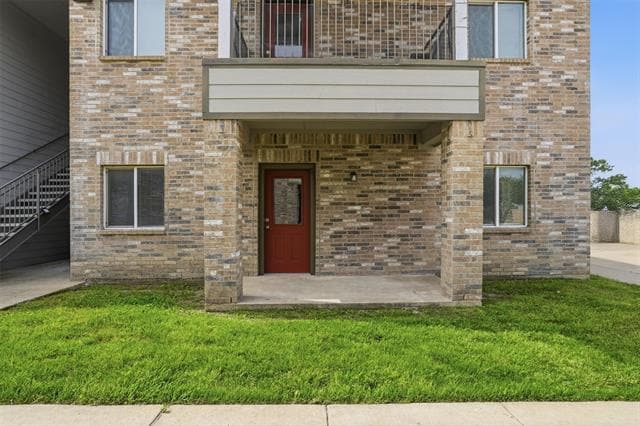 Building Photo - 514 E Hazelwood St Unit B