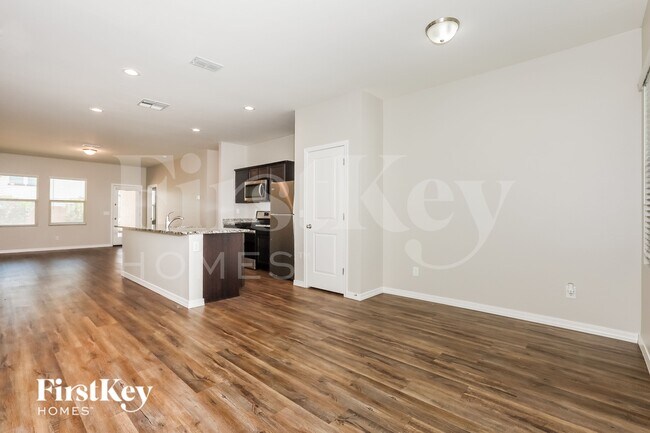 Photo - 335 W Powell Dr