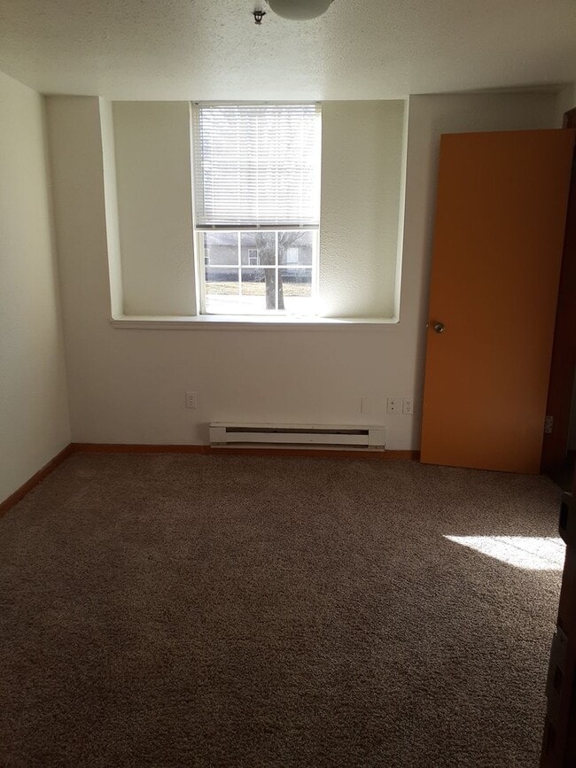 Photo - Creekside Apartments (Olivet HS, LLC)