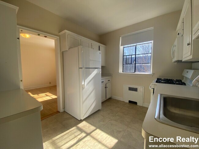 Photo - 111 Longwood Ave