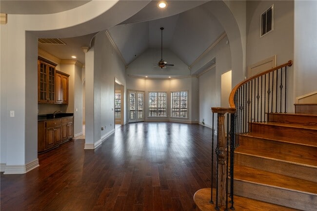 Building Photo - 5106 S Sloan Cir
