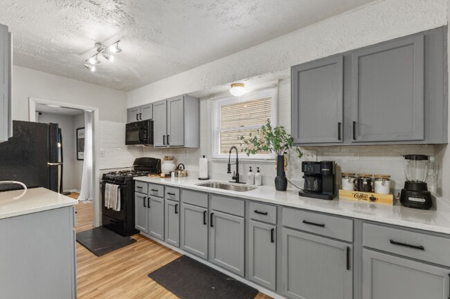 Photo - 1209 Fall Creek Pkwy E Dr