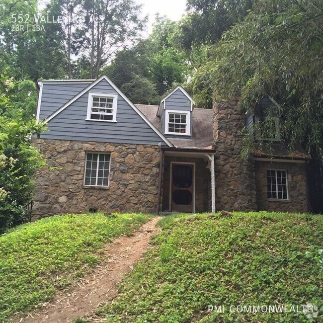 Building Photo - 552 Valley Rd Rental