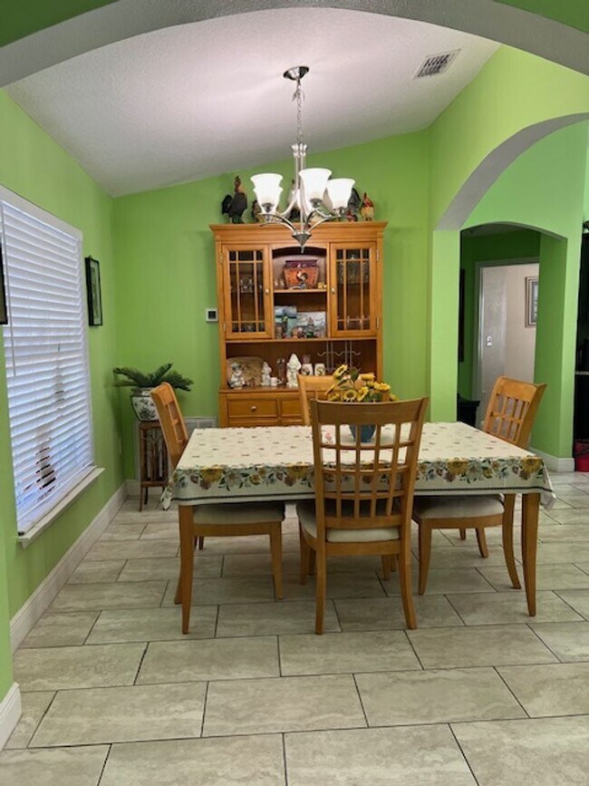 Photo - 197 Maple Dr