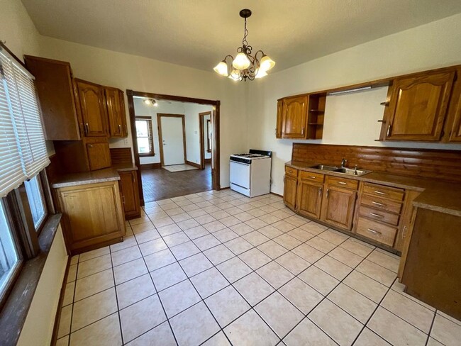 Photo - ADORABLE 2 BEDROOM 1 BATHROOM HOUSE IN CENTRAL NORMAN