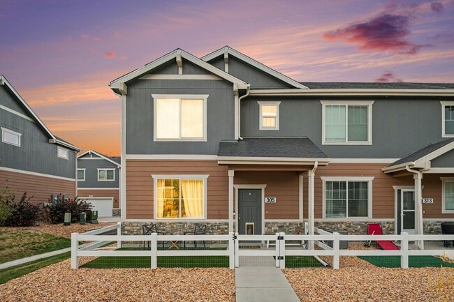 Building Photo - 305 Oriole Wy