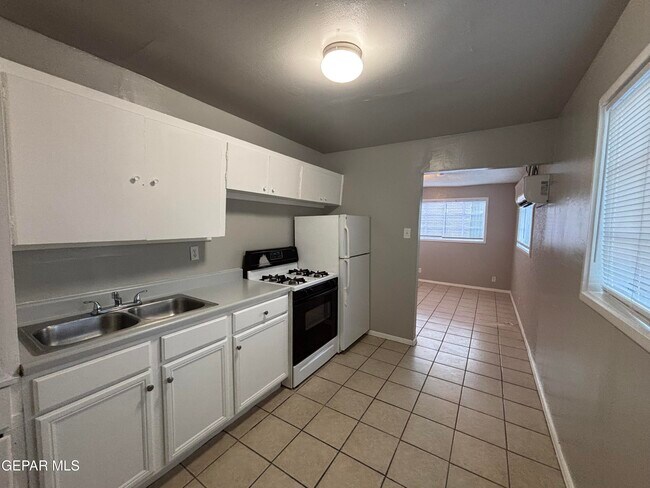 Photo - 3906 Harrison Ave Unit 1