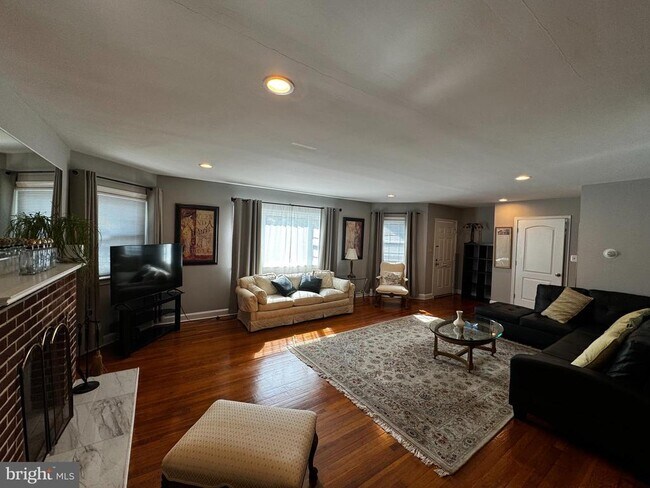 Photo - 4915 36th St N