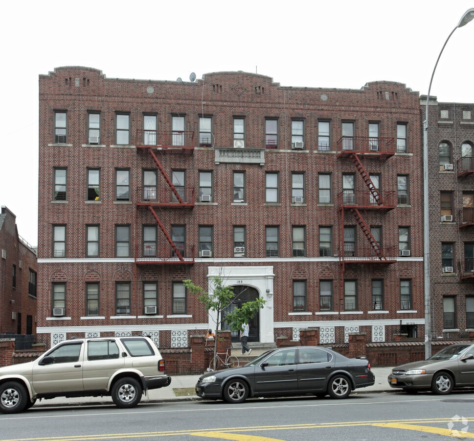 Foto principal - 188 Linden Blvd Apartamentos