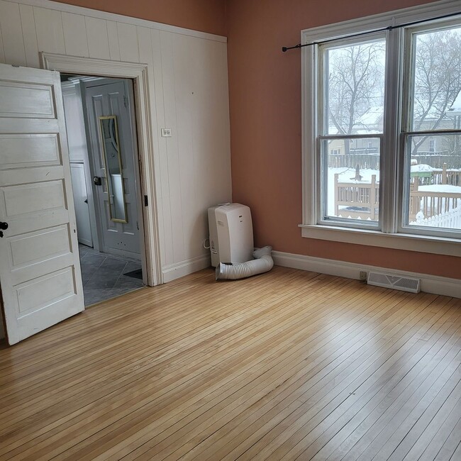 Photo - BEAUTIFUL 4 BEDROOM HOME NEAR DOWNTOWN CADILLAC