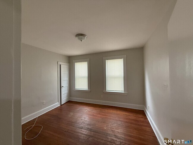 Photo - 111 Smith St Unit 1st