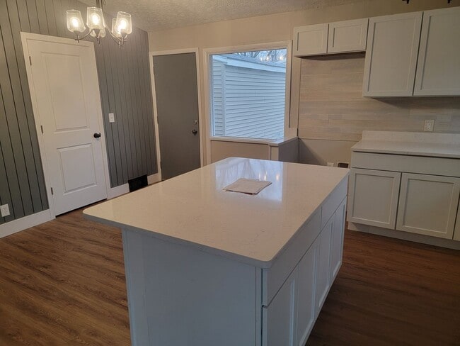 Photo - 1196 Thorndale Dr