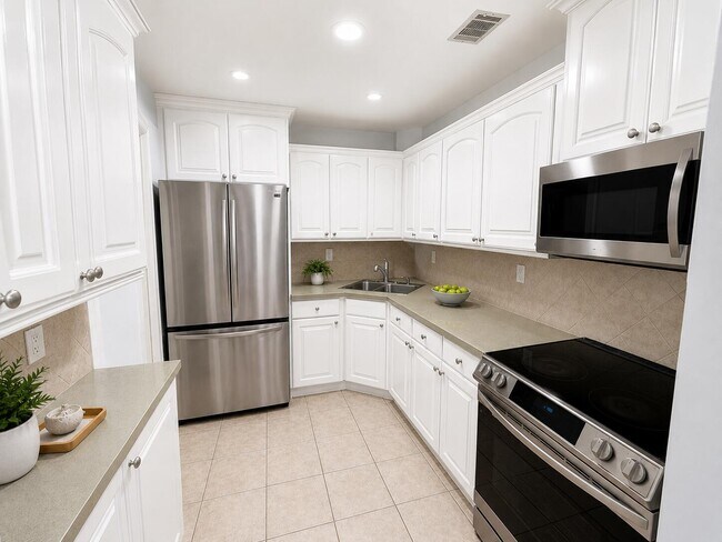 Photo - 3125 Oakland Shores Dr Unit B202