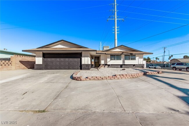 Photo - 2368 Winterwood Blvd House