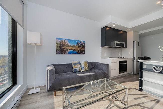 Building Photo - 665 Rue Versailles Unit ID1261778P