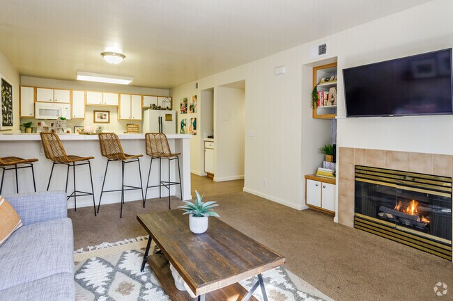 2BR, 2BA - 1,024SF