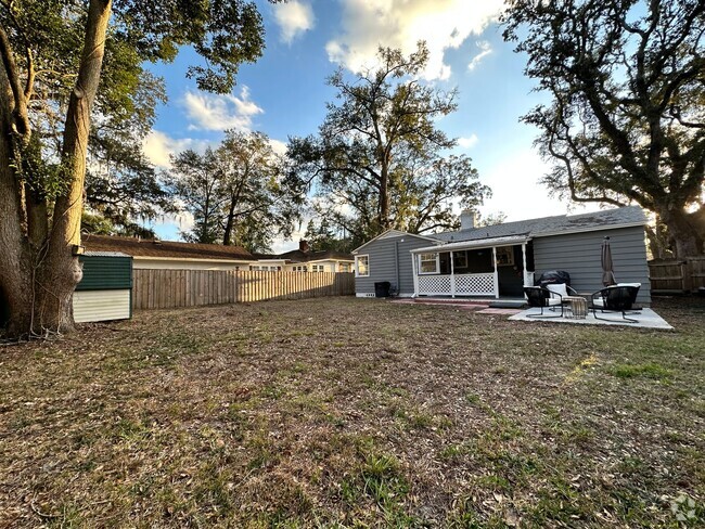 Building Photo - Super Cute Avondale Home