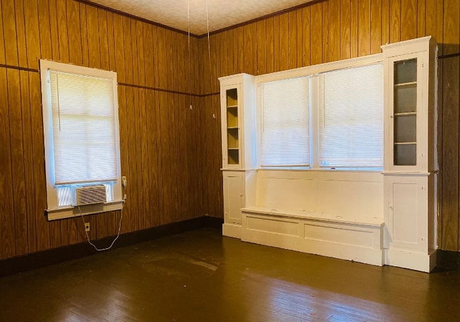 Photo - 411 Gordon St