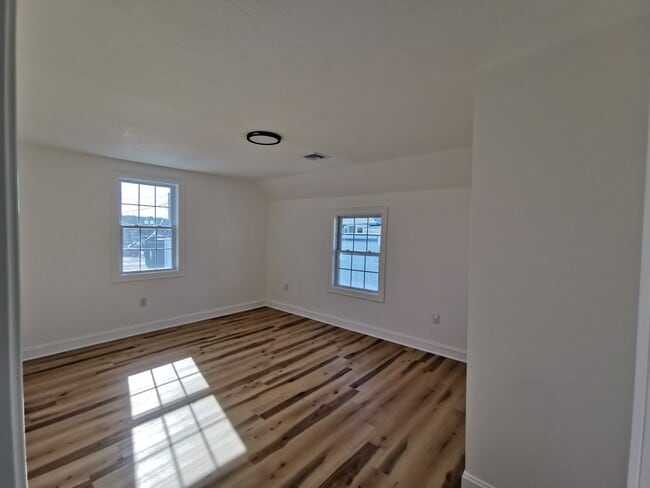 Photo - 11 Willet St