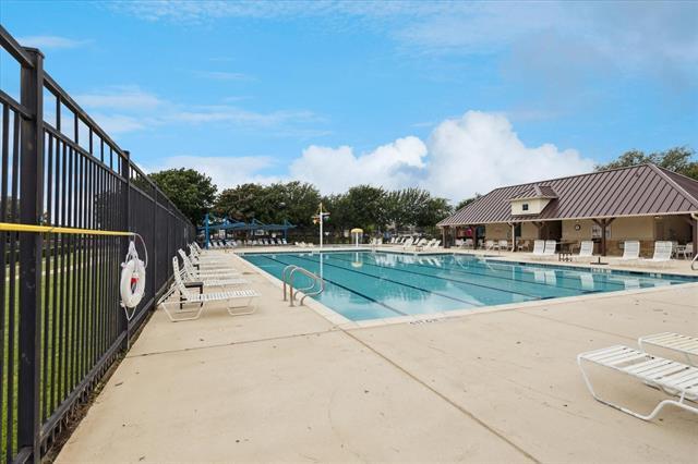 10237 Red Bluff Ln