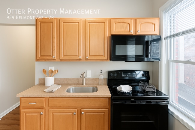 Photo - 939 Belmont Ave Unit 2R