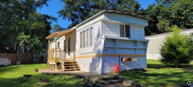 Building Photo - 205-437 Holt Ave Rental