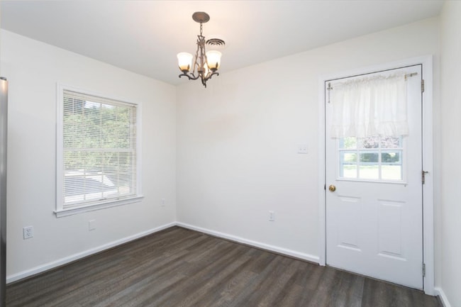 Photo - 129a Manor Ave N