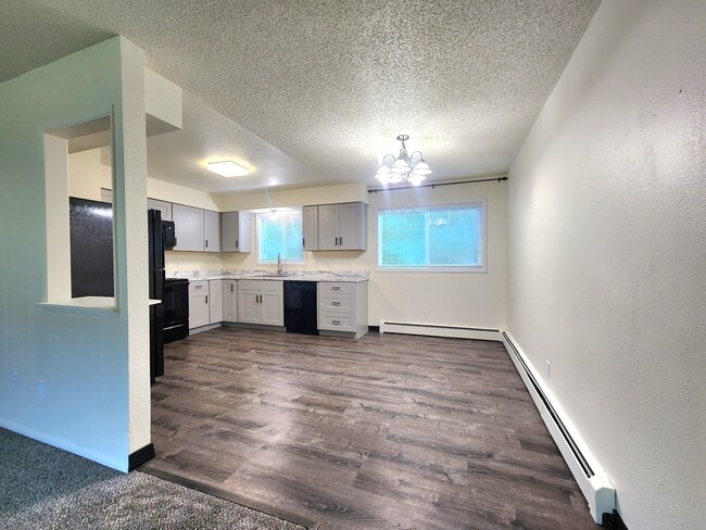 Kitchen - 4004 Cope St Unidad 2