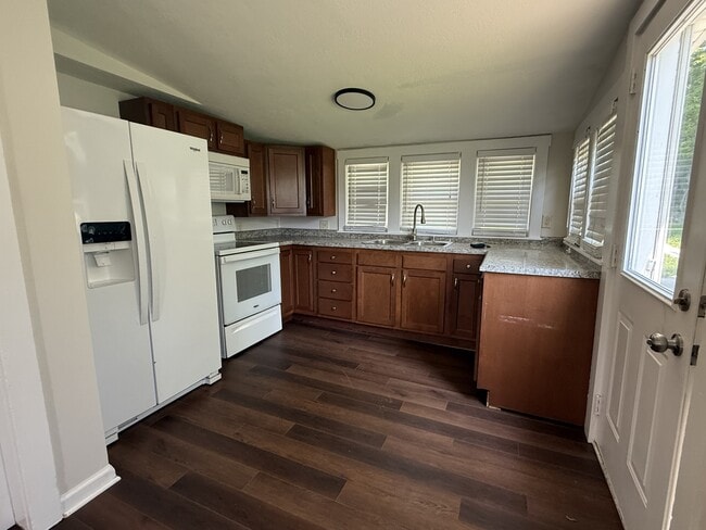 311 W Center St