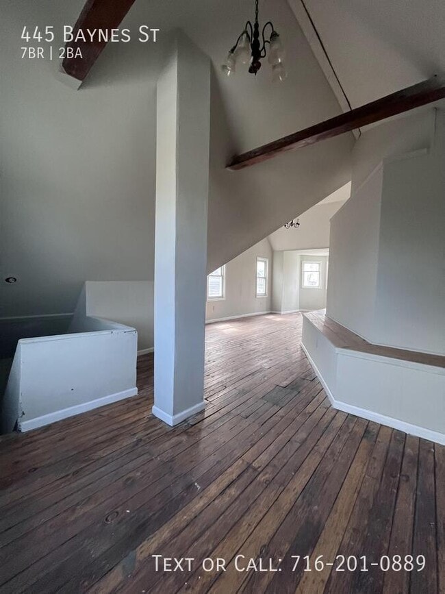Photo - 445 Baynes St