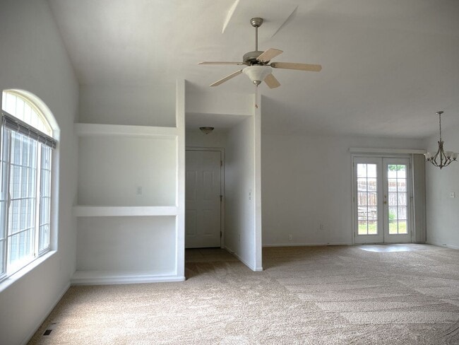 Photo - 3906 Charles St