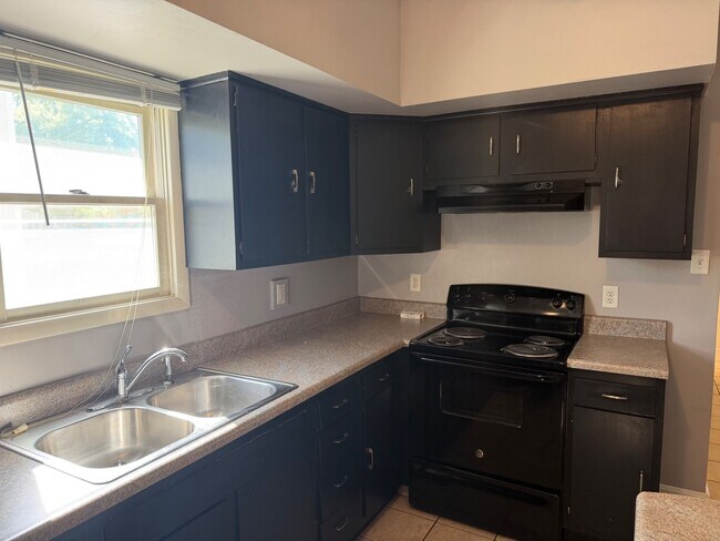 Photo - 303 N Sherman Ave