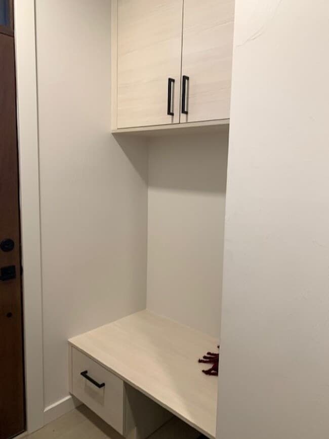 Building Photo - 2160 Dennison Ln Unit 2160 Dennison,  B